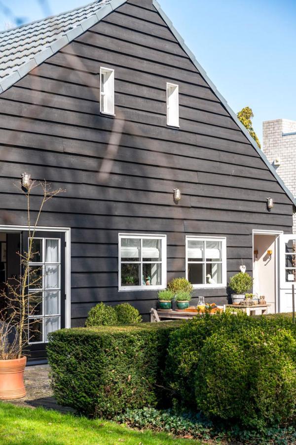 D'Ouwe Stal Bed & Breakfast Axel Bagian luar foto